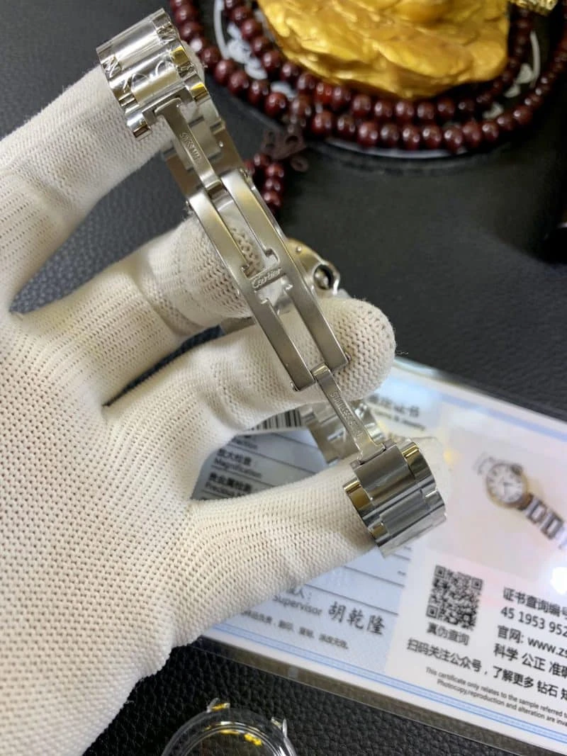 卡地亞藍氣球女表28mm 鑲南非真鑽錶扣圖