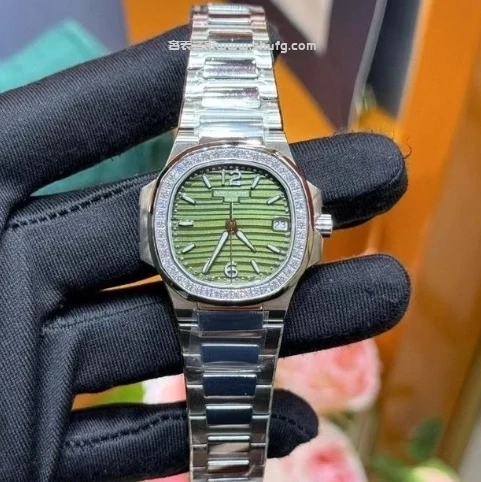 百達翡麗 鹦鹉螺 7010 綠面 鑽圈 石英 女錶 32mm - 1